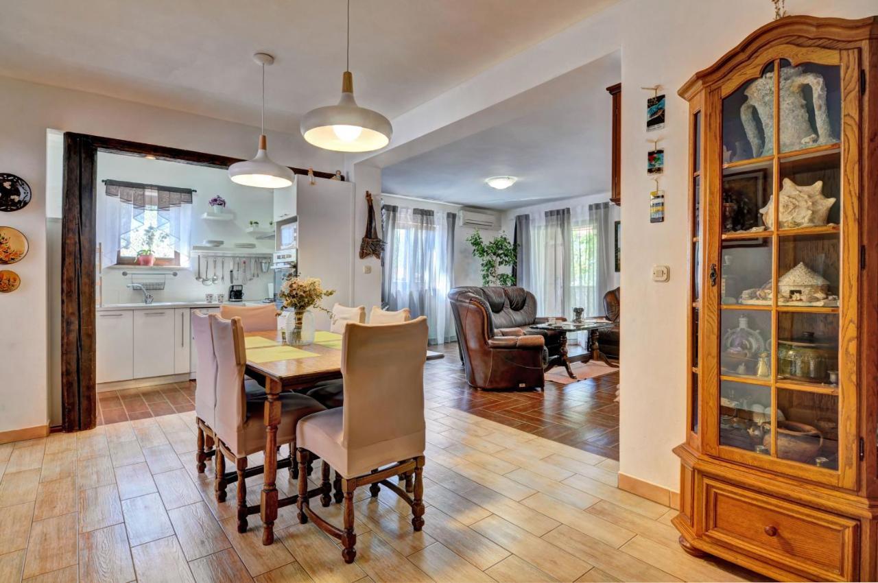 Apartments Babic Fazana Ngoại thất bức ảnh